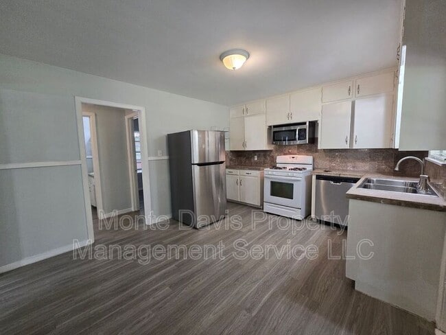 Building Photo - 4708 Red River St