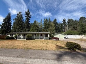 Building Photo - Updated 2 bedroom 2 bath manufactured home