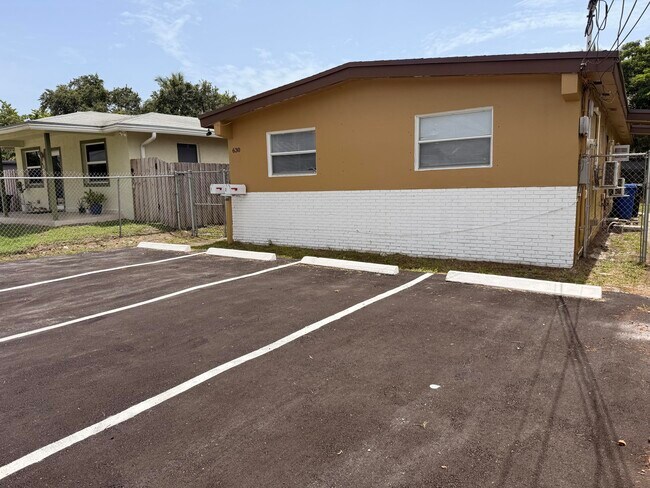 Building Photo - 630 NW 15th Terrace