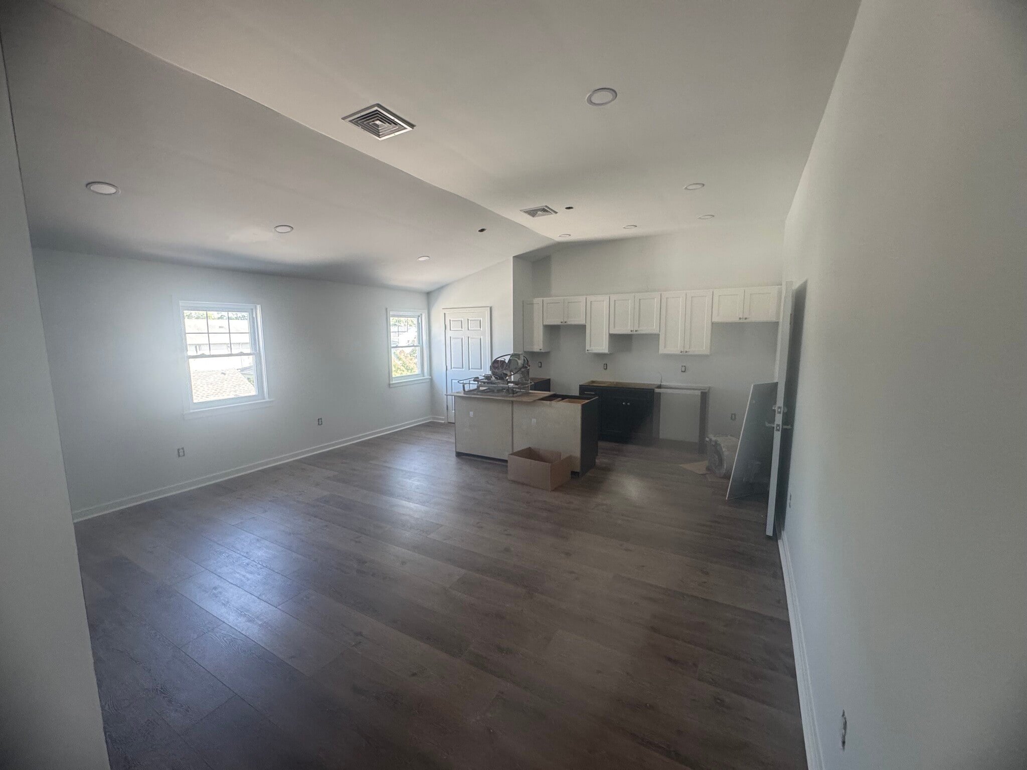 LR / Kitchen - 947 N Providence Rd