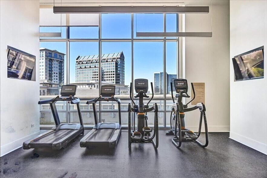 Building Photo - 3005 Peachtree Rd