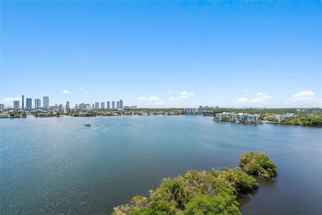 Building Photo - 17111 Biscayne Blvd