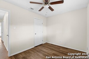 Building Photo - 922 Saddlebrook Dr