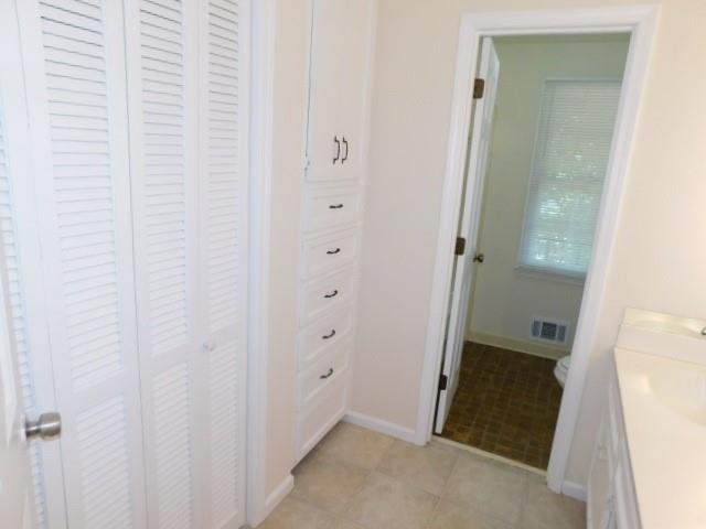 Building Photo - 2817 Thornridge Dr