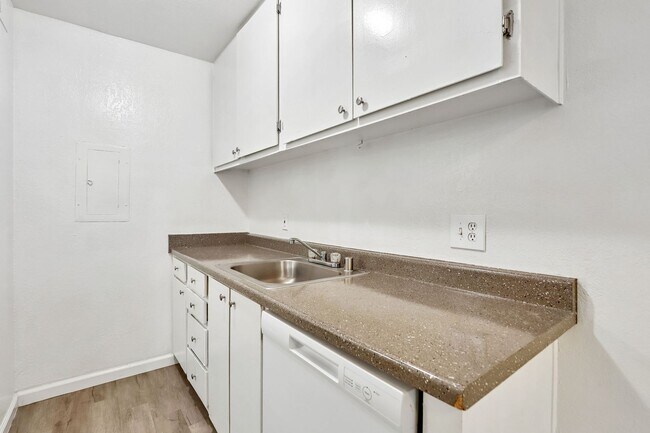 Building Photo - Parkview Village Apartments