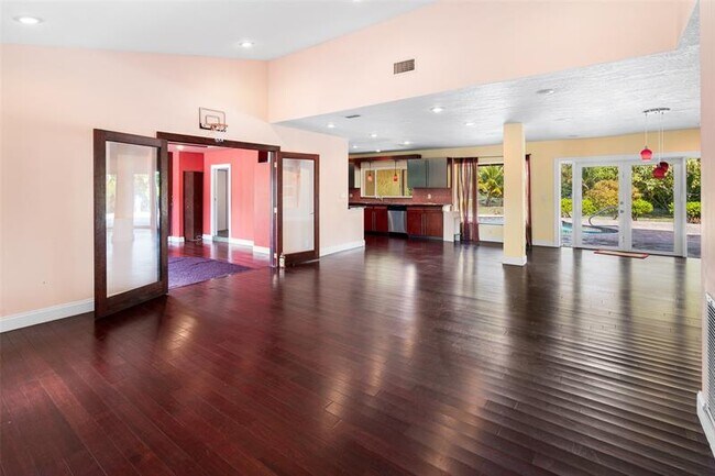 Building Photo - 8619 SW 51st St