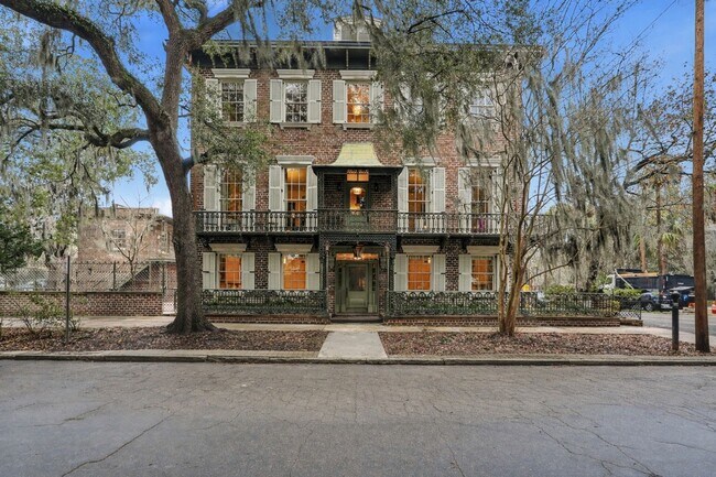 Building Photo - 124 E Mc Donough St