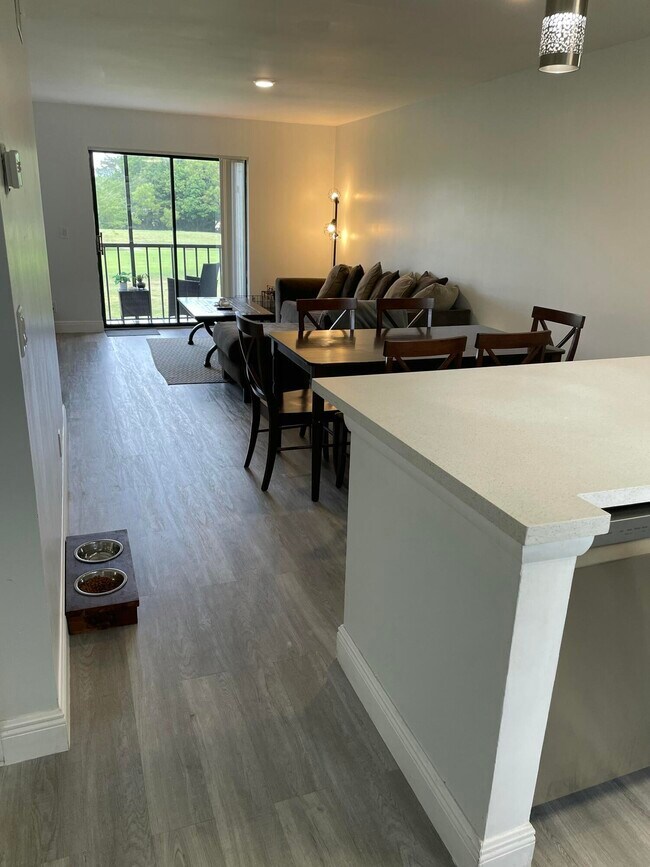 Building Photo - 7101 Golf Colony Ct