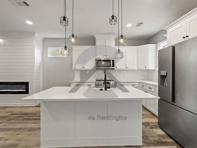 Building Photo - 1725 Rohan Cir
