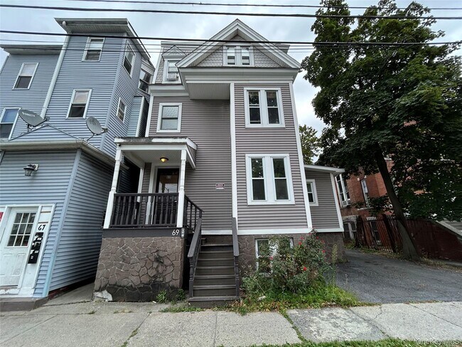 Building Photo - 69 Academy St
