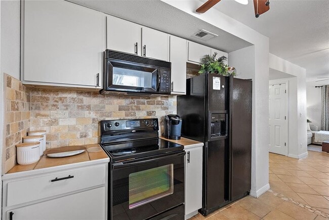 Building Photo - 2810 2nd Ave S