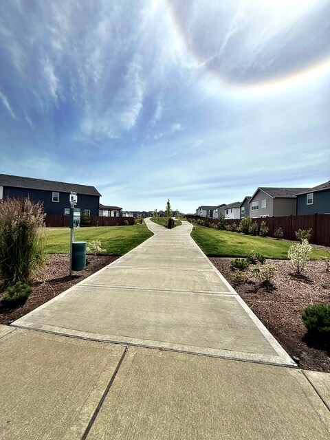 Building Photo - 1561 SW Fielder Pl