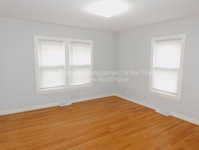 Building Photo - 3713 N Cherry St