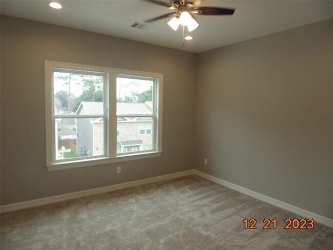 Building Photo - 5262 Ella Blvd