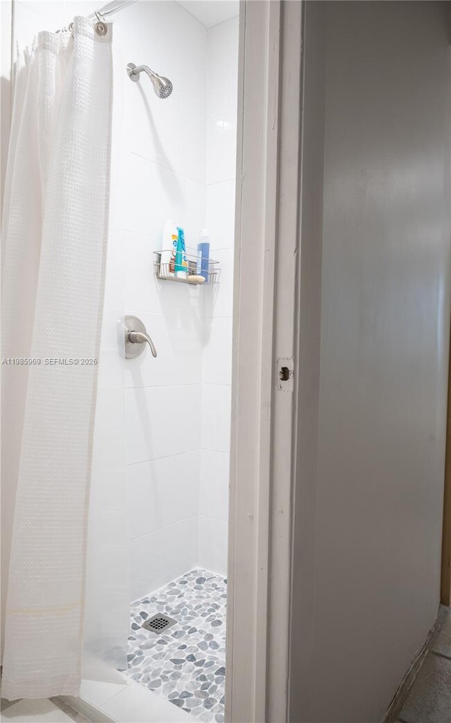 Building Photo - 4821 SW 5th St