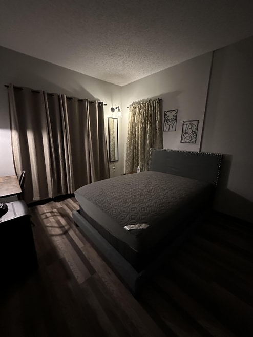 Building Photo - 1806 Superior Ct