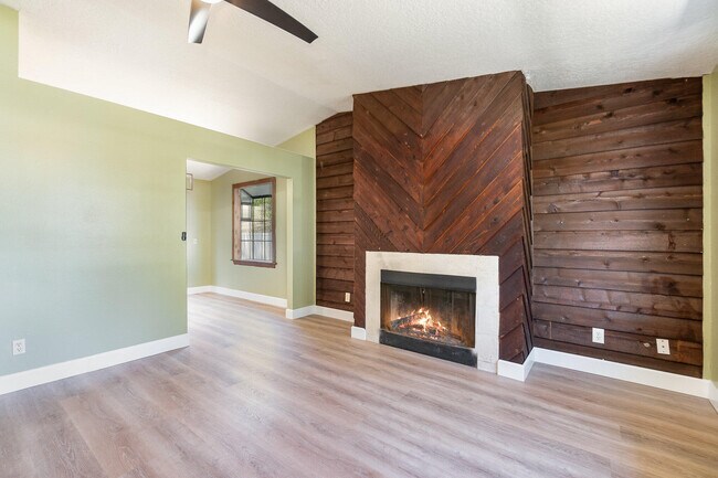 Building Photo - 158 Shalimar Ave NW