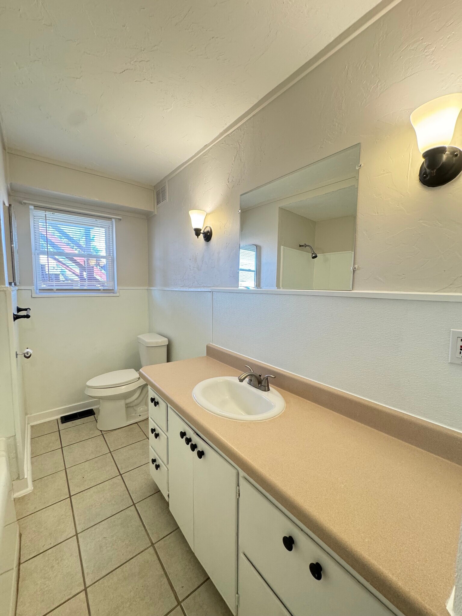 Building Photo - 6007 NW 32nd St