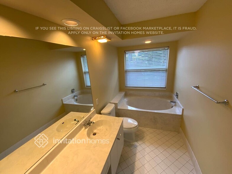 Building Photo - 9648 Tavernier Dr