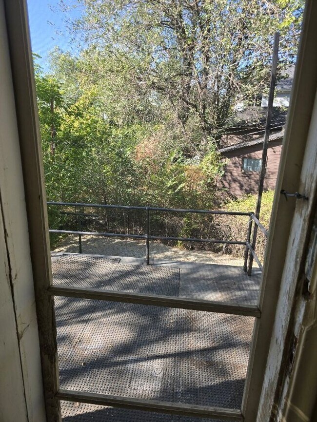 Building Photo - 76 W Apricot Ave