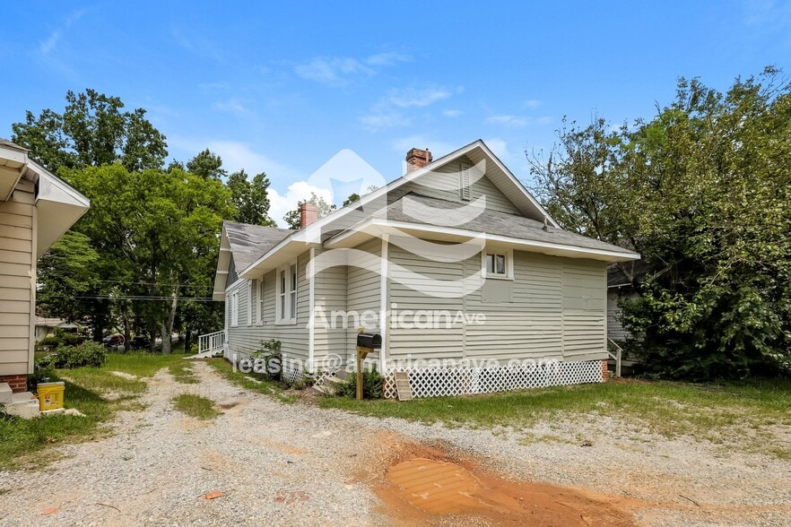 Building Photo - 2 Beechwood Heights