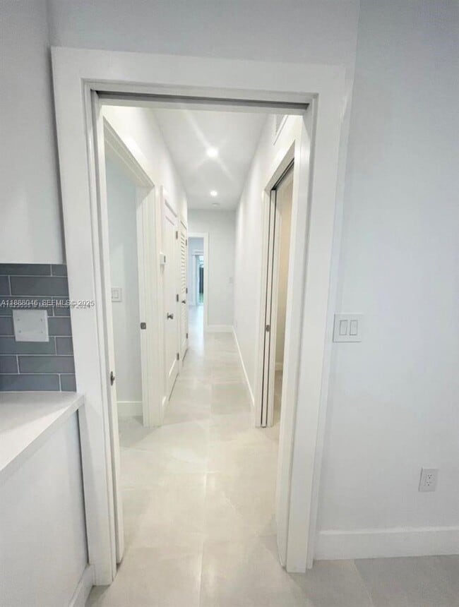 Building Photo - 6329 SW 23rd St