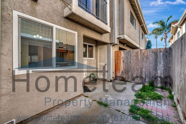 Building Photo - 2 BR/ 2 BA 1009 SQFT University Heights / ...