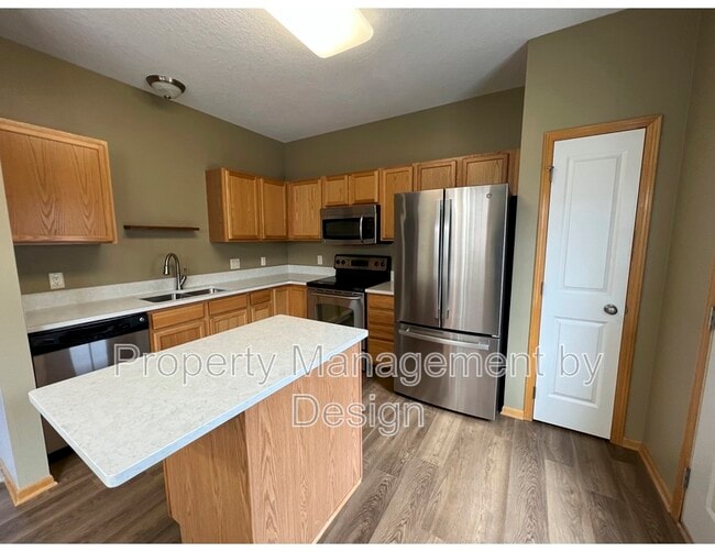 Building Photo - 4536 NE McDougal Ln