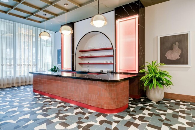 Building Photo - 11 NE 6th St