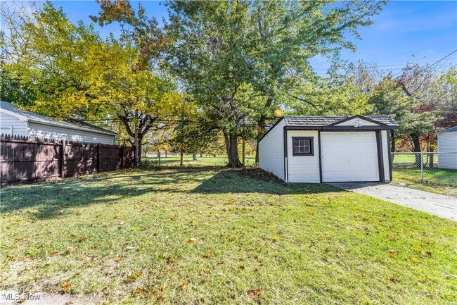 Building Photo - 23198 Gay St