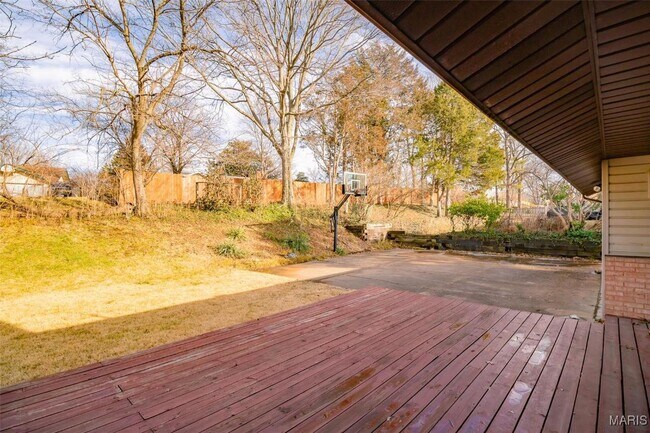 Building Photo - 507 Glenmeadow Dr