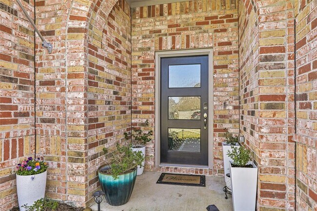 Building Photo - 142 Dina Ln