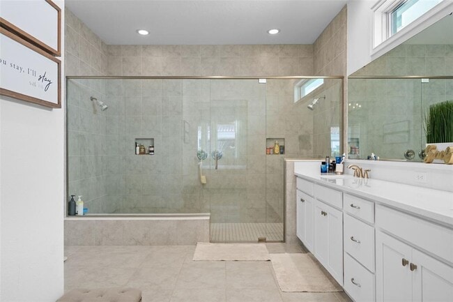 Building Photo - 13736 Larkton Ln