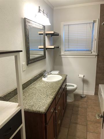 Building Photo - 4332 Calmont Ave