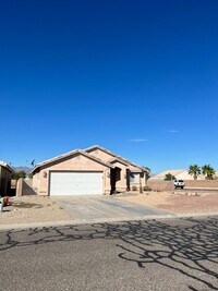 Building Photo - VACATION RENTAL -- 2 Bedroom, 2 Bath