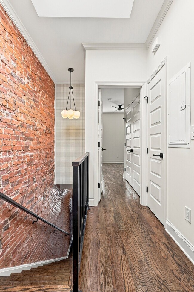 Building Photo - 2436 N 33rd St