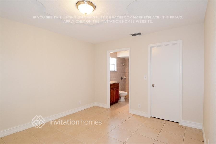Building Photo - 1371 Denlow Ln