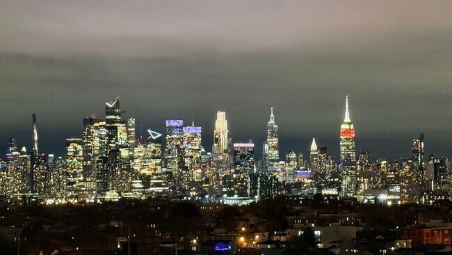 Building Photo - 201 St Pauls Ave