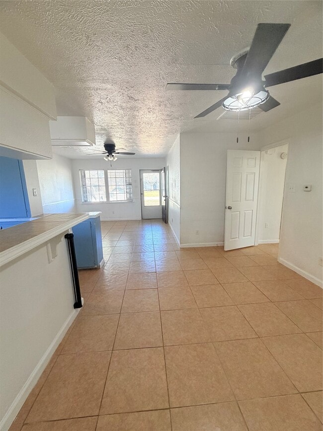 Building Photo - 207 Inwood Ln