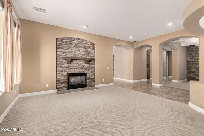 Building Photo - 15812 W Cypress St