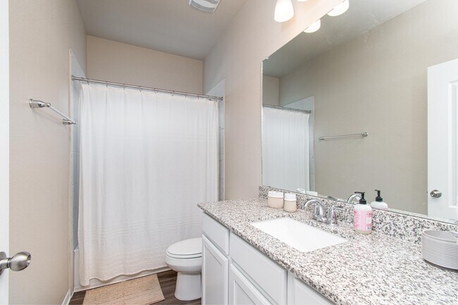 Building Photo - 10207 Six Shooter Ln
