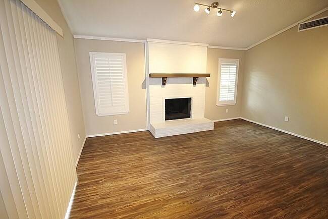 Building Photo - 2812 Lemmontree Ln