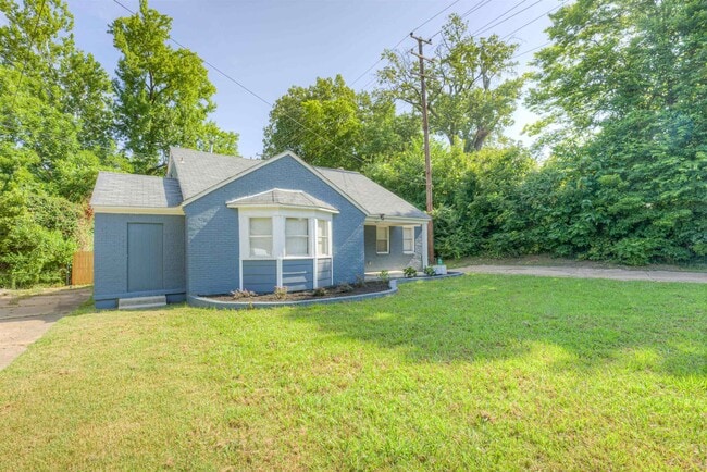 Building Photo - 1778 Edward Ave