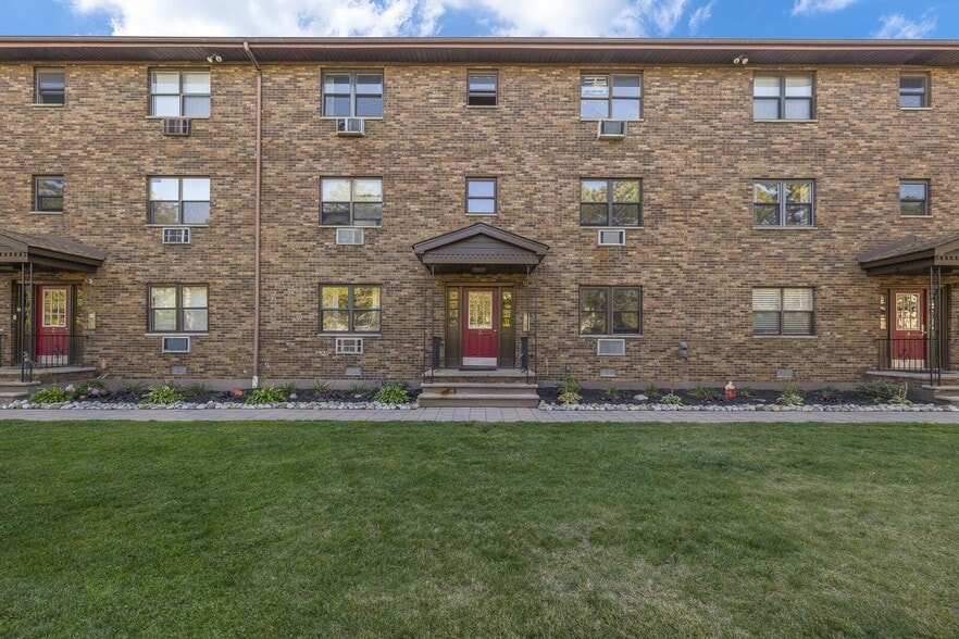 Building Photo - 729 10th St