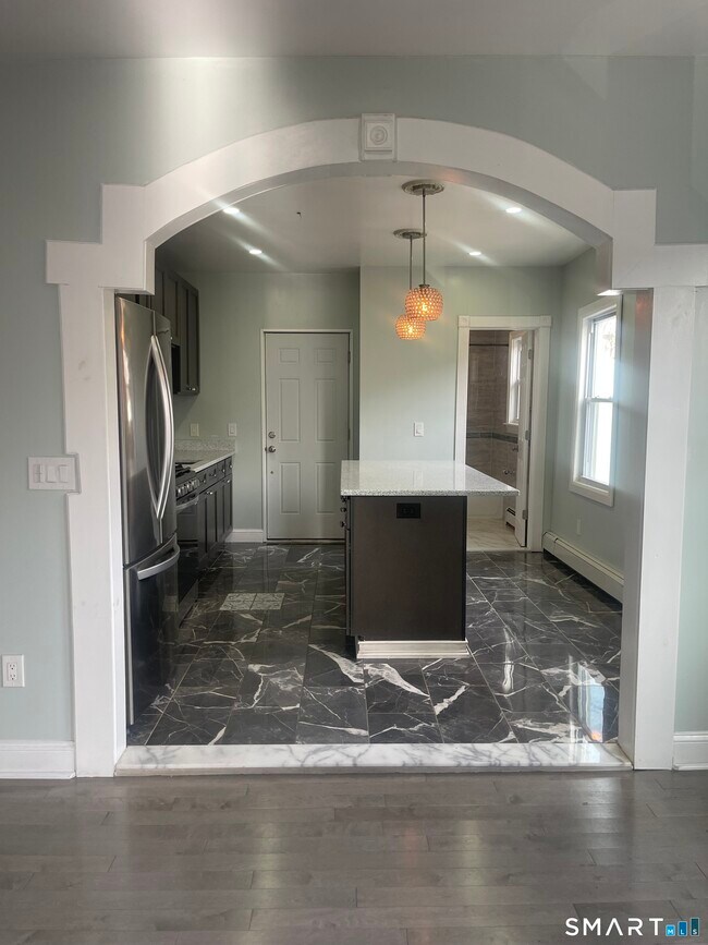 Building Photo - 176 Pearl St