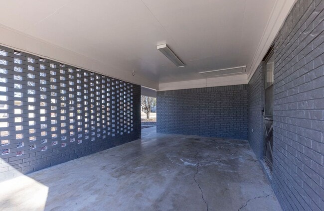 Building Photo - 67 Mohawk Dr