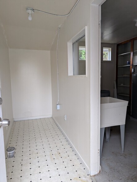 Building Photo - 10331 Wallingford Ave N