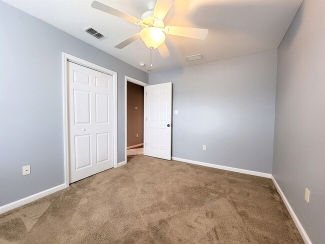 Building Photo - 3 bedroom townhome for rent July 6, 2026  renting for $1775