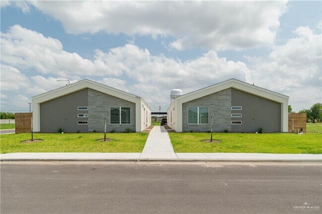 Primary Photo - 2509 Mockingbird Rd