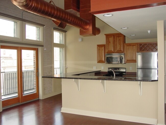 Building Photo - Strefi Lofts